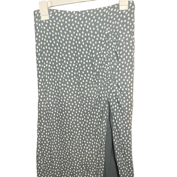 Abercrombie & Fitch Polkadot Midi Skirt ruched slit - Picture 4 of 6
